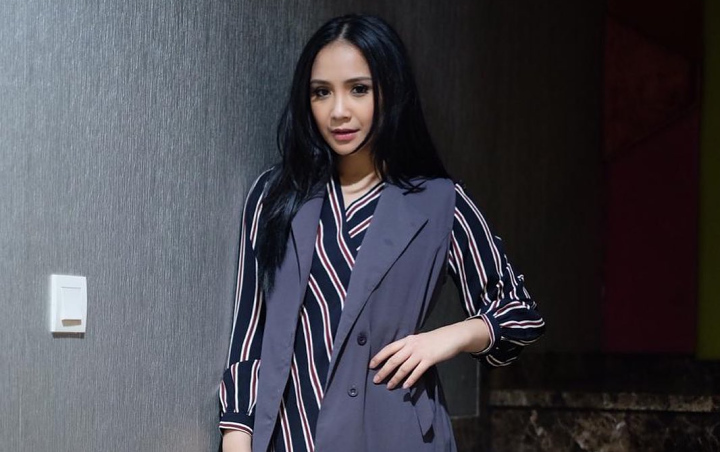 Promosi di Instagram, Nagita Slavina Bikin Mewek Unggah Cuplikan Lagu 'Menerka-Nerka'