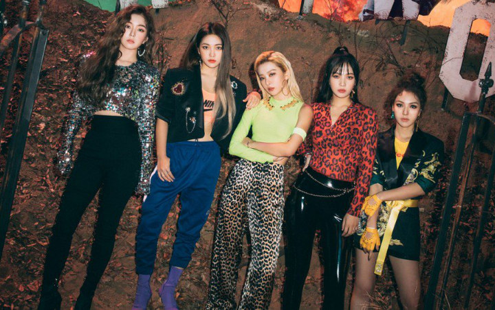 Red Velvet Pose Cantik di Majalah, Curhat Koreografi 'Zimzalabim' Paling Susah