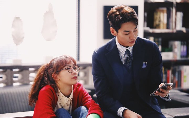 Kim Young Kwang dan Jin Ki Joo Ciuman di 'The Secret Life Of My Secretary', Netizen Meronta