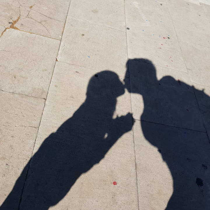 Romantis Pamer Foto Siluet Ciuman dengan Shakira