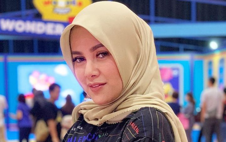 Olla Ramlan Ungkap Perasaan Usai Sebulan Memakai Hijab, Akui Sempat Takutkan Hal Ini