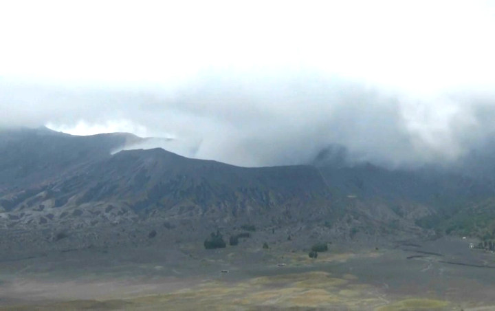 Wisatawan Gunung Bromo Dilarang Mendekati Kawah Usai Terjadi Erupsi