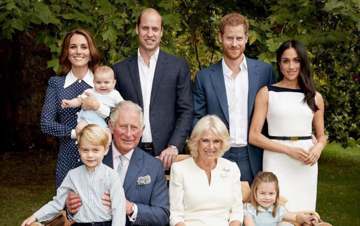 Jarang Banget, 10 Foto Kocak Anggota Keluarga Kerajaan Inggris Ini Dijamin Bikin Ngakak