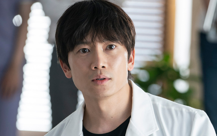 Akting Ji Sung di 'Doctor John' Dipuji Super Keren hingga Sukses Munculkan Fanboy Baru