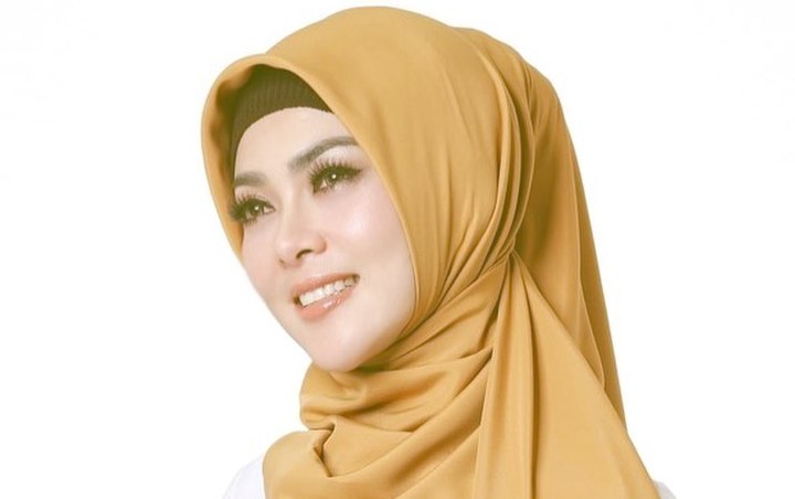 Syahrini Berhijab dan Ceramah Ala Ustazah, Penampilan Disindir Bak Toko Emas Berjalan