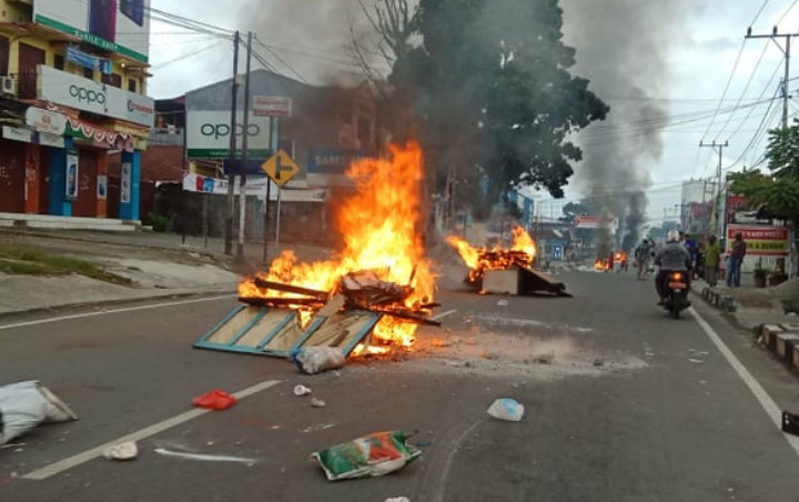Negosiasi Kerusuhan Papua Gagal dan Berujung Lemparan Batu, 3 Polisi Terluka