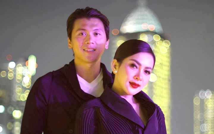 Syahrini Manja Ajak Suami Nonton 'Meteor Garden', Reino Tersipu Akui Sering Dimiripkan Personel F4