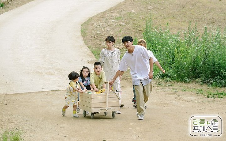 Lee Seung Gi dan Jung So Min Disebut Seperti Keluarga Gara-Gara Interaksinya di 'Little Forest'