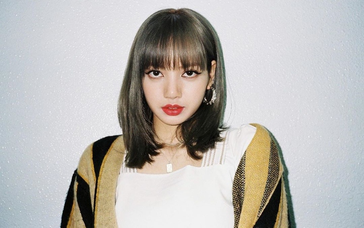 Lisa BLACKPINK Bikin Heboh Unggah Foto Sensual Umbar Punggung