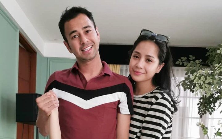  Nagita Cantik Berjilbab Putih Di Pengajian 4 Bulanan Syahnaz, Hidung Raffi Ahmad Bikin Salfok