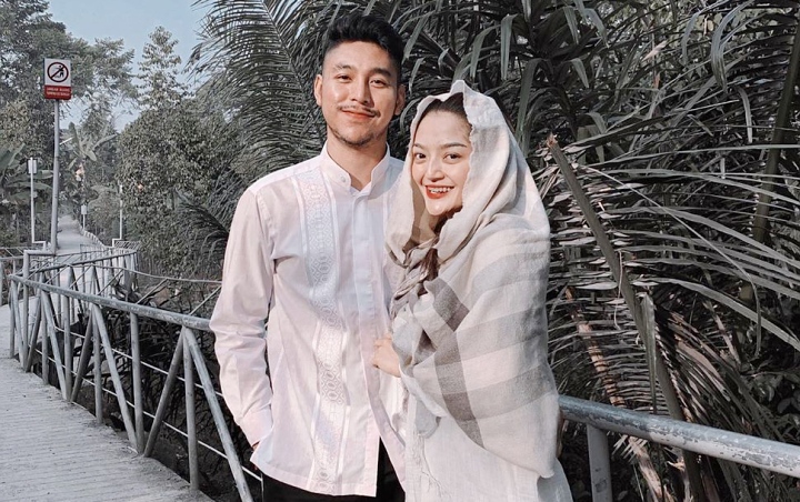 Siti Badriah Tampil Basah-Basahan Akibat Sang Suami Dipuji Makin Cantik