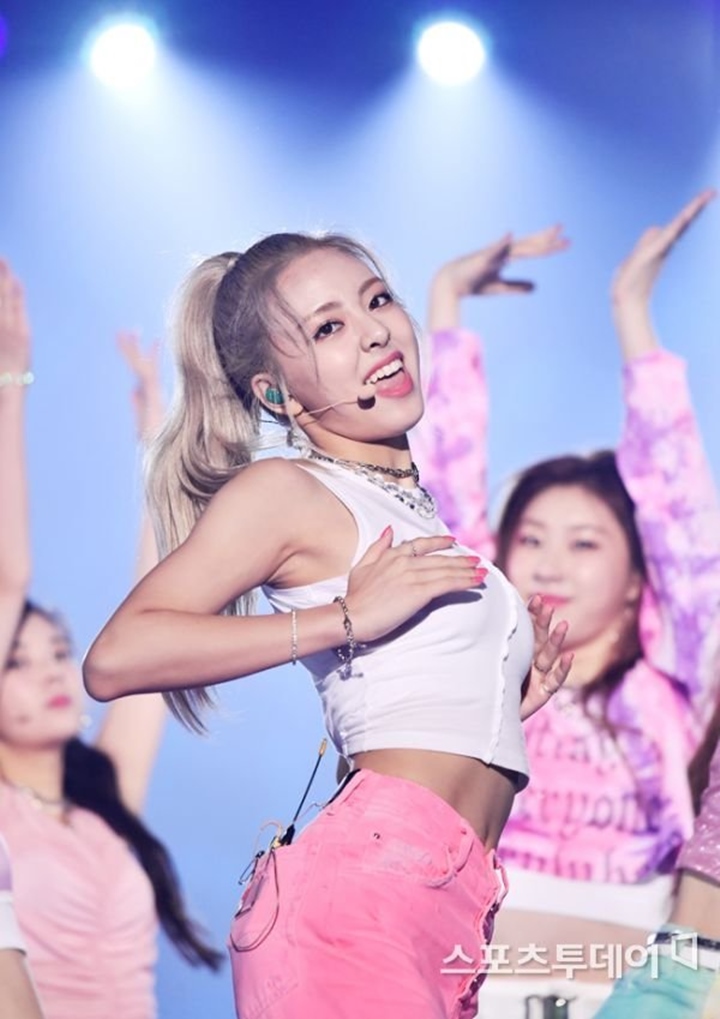 Visual Yuna dan Chaeryeong ITZY Jadi Bahan Olok-Olok Karena Foto Ini