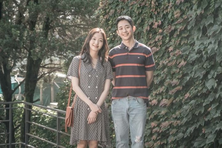 Jung Hae In Blak-Blakan Ngaku Pacari Kim Go Eun Saat Bahas Film \'Tune In for Love\'