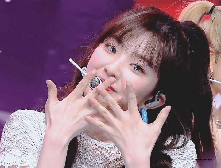 Irene Red Velvet Secantik Song Hye Kyo, Dandanan Mata Biru Malah Dikritik Norak 1