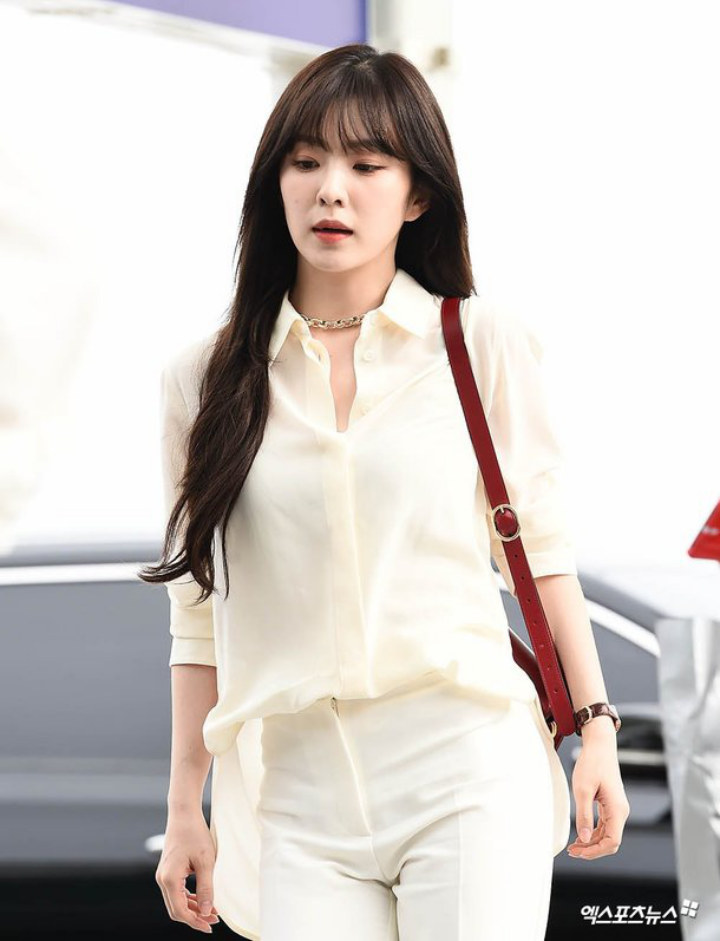 Gaya Modis Irene Red Velvet Menuju Jakarta Tuai Pujian Meski Bodi Dicibir Pendek
