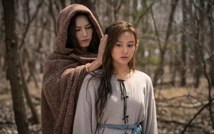 Song Joong Ki dan Kim Ji Won 'Bertengkar' di Lokasi Syuting, Staf 'Arthdal Chronicles' Malah Tertawa