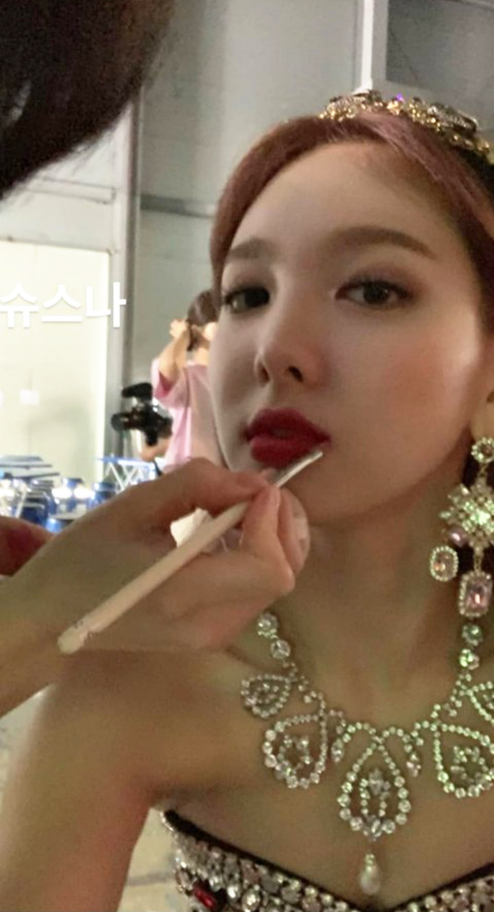 Nayeon Twice Disebut Mirip Goo Hara Saat Dandan Ala Putri untuk Foto Teaser