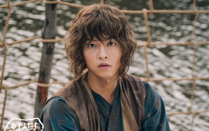 Bukan CGI, Song Joong Ki Lakoni Sendiri Syuting Adegan Berbahaya Ini di 'Arthdal Chronicles'