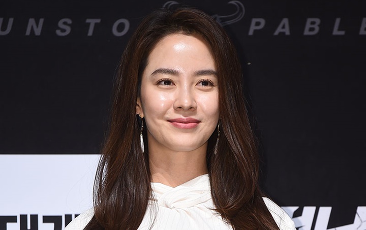 Tangisan Song Ji Hyo di Fanmeeting Bikin Ingat Momen Kelam Pernah Didepak 'Running Man'