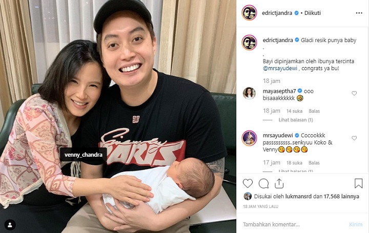 Edric Tjandra Gendong Bayi Ayu Dewi