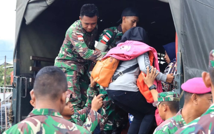 Puluhan Pengungsi Wamena Tiba Di Surabaya Lewat Jalur Laut