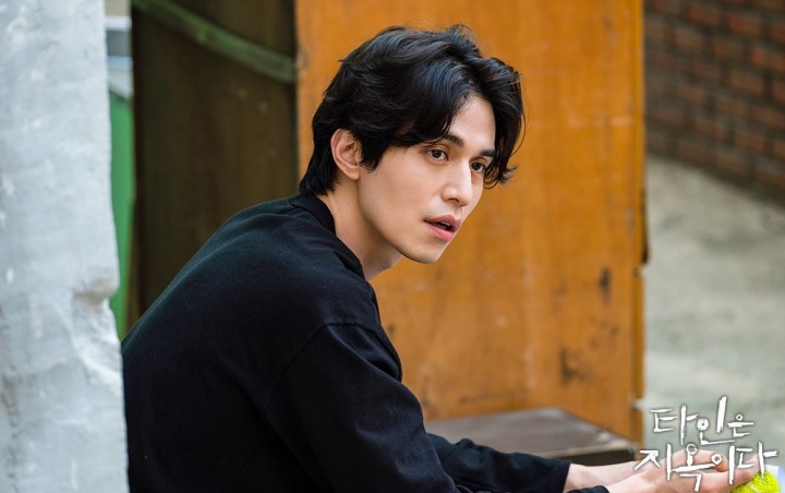 Perankan Pembunuh Sadis, Ini Pemikiran Lee Dong Wook Soal Karakternya di 'Strangers from Hell'