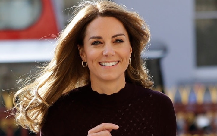 Kate Middleton Curi Perhatian Gara-Gara Cuma Pakai Baju Ratusan Ribu Saat Kunjungan Resmi