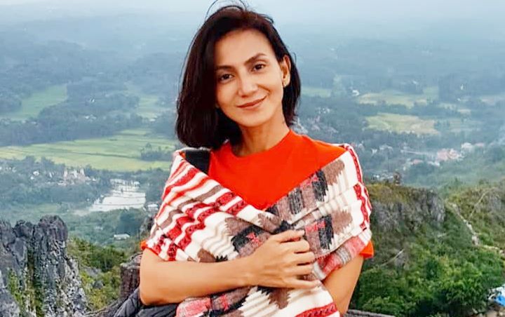 Diserbu Pujian Peramal Ulung, Wanda Hamidah Asyik Foto Cantik Bak Supermodel