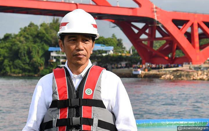 Jokowi Beri Bocoran Soal Menteri, Foto 'Kekinian' Justru Bikin Salah Fokus