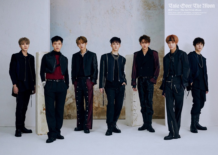 WayV Rilis Foto Teaser Berkonsep Gelap Untuk Comeback \'Take Over the Moon\'