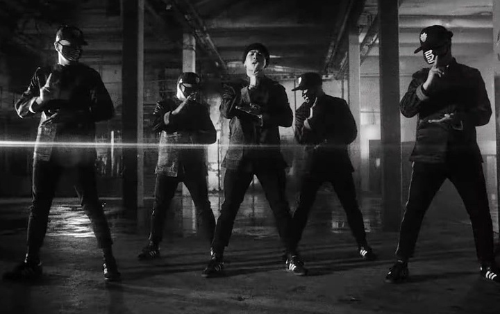 Jackson GOT7 Pamerkan Kemampuan Rap Bareng Rich Brian Dalam MV 'Titanic'