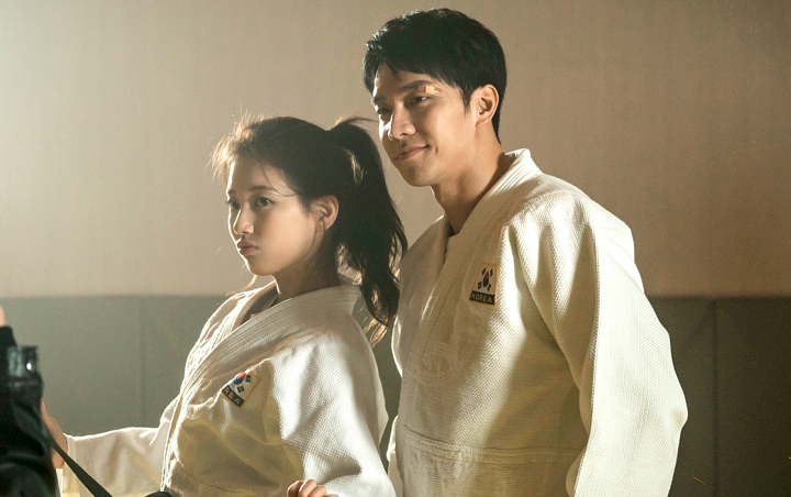 Malu-Malu Saat Syuting Adegan Romantis, Chemistry Suzy dan Lee Seung Gi Dipuji Sutradara 'Vagabond'
