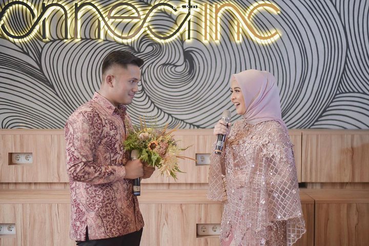Kesha Ratuliu Menjawab Lamaran Sang Kekasih