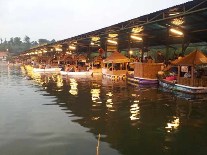 Ingin Menikmati Pemandangan Eropa Klasik di Indonesia? Datangi Saja Floating Market di Lembang