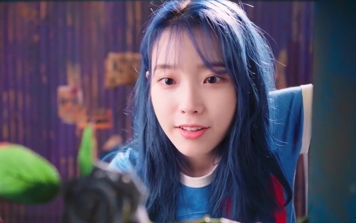 IU Jadi Diri Sendiri Di MV 'Blueming', Langsung Rajai Chart Realtime Musik Korea