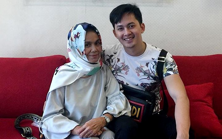 Derita Kanker Usus, Kiki Farrel Butuh 10 Pendonor Untuk Kemoterapi Ibunya