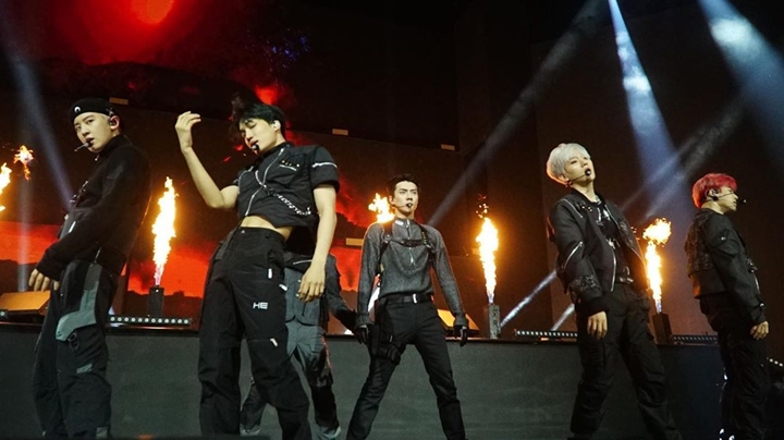 Penampilan Kece EXO di HUT Transmedia Sukses Jadi Trending Topik Twitter