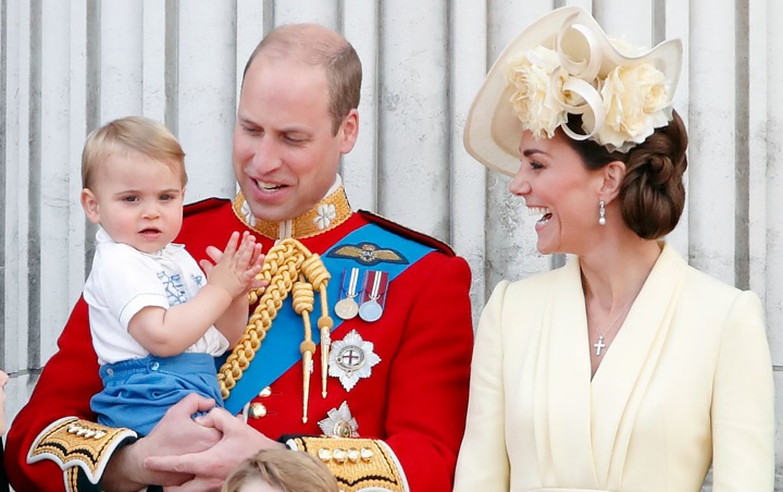 Wajah Ganteng Pangeran Louis di Foto Kartu Natal Keluarga Cambridge Curi Fokus