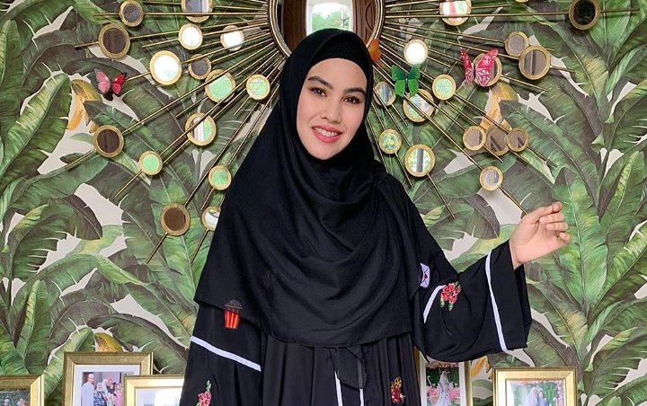 Kartika Putri Syok Fotonya ada di Belakang Truk Bertuliskan Dukung Poligami