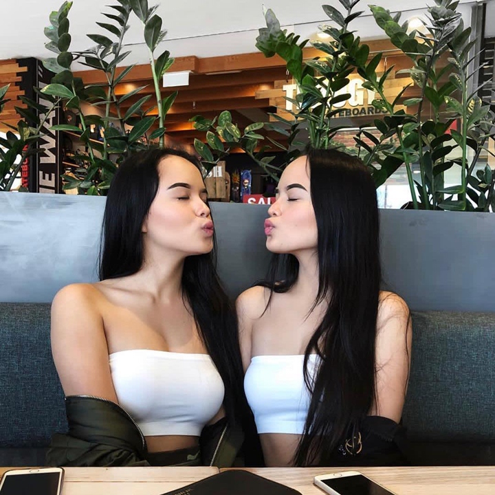 Ini Dia Si Kembar Nan Seksi, The Connell Twins