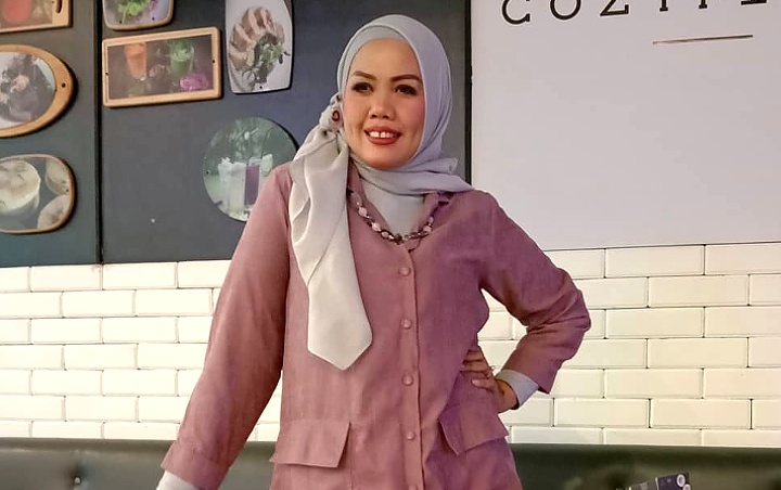 Ely Sugigi Banjir Pujian Saat Jadi Model Dalam Acara Fashion Show Hijab di Malaysia