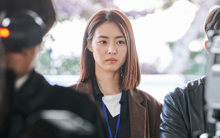 Akting Lee Yeon Hee di Episode Perdana 'The Game: Towards Zero' Panen Cibiran