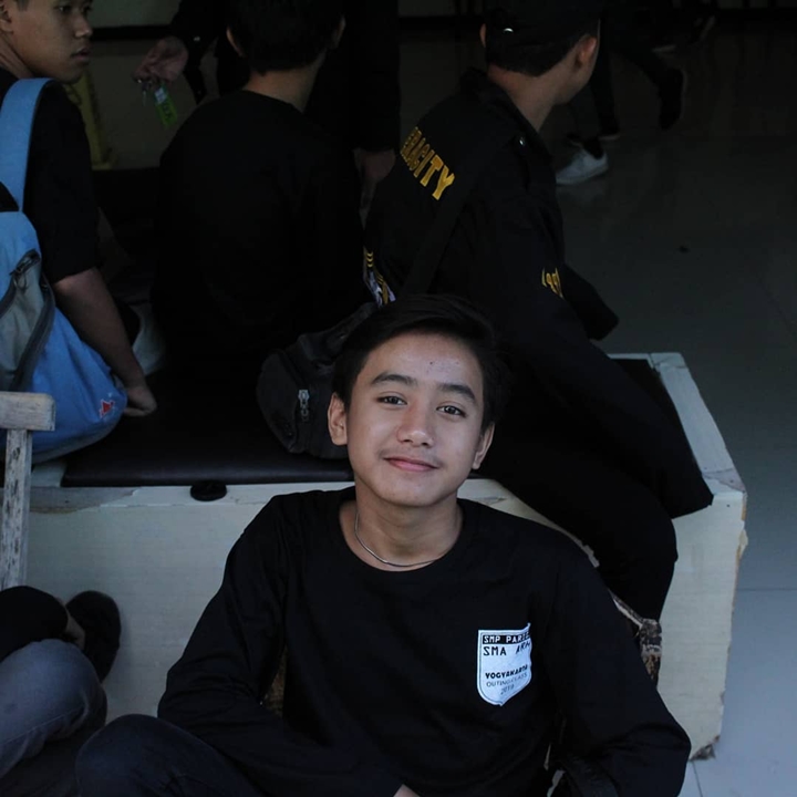 Inilah Penampilan Terbaru Bowo Alpenliebe, Ganteng Kan?