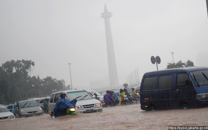 Tagar #GubernurTerbodoh Trending, Imbas Jakarta Banjir Lagi?