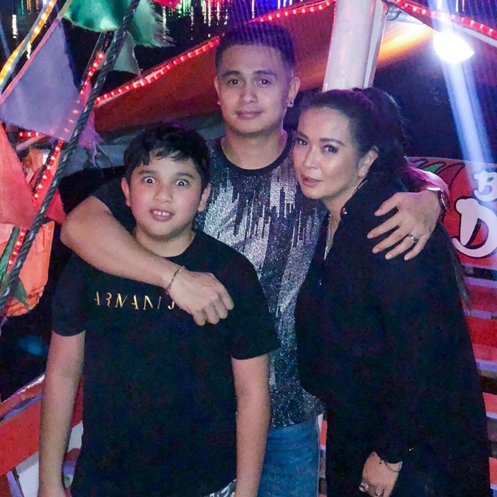 Akrab Foto Bareng Anak Bungsu di Ancol