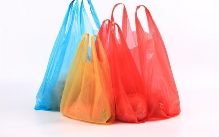 DPR Setujui Sri Mulyani Kenakan Cukai Plastik, Berapa Besarnya?