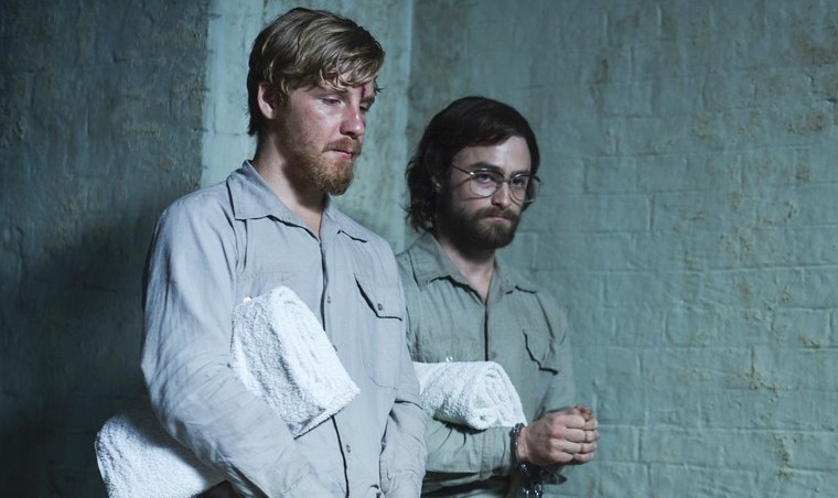Daniel Radcliffe Tampil Lusuh dan Tak Dikenali di Trailer 'Escape from Pretoria'
