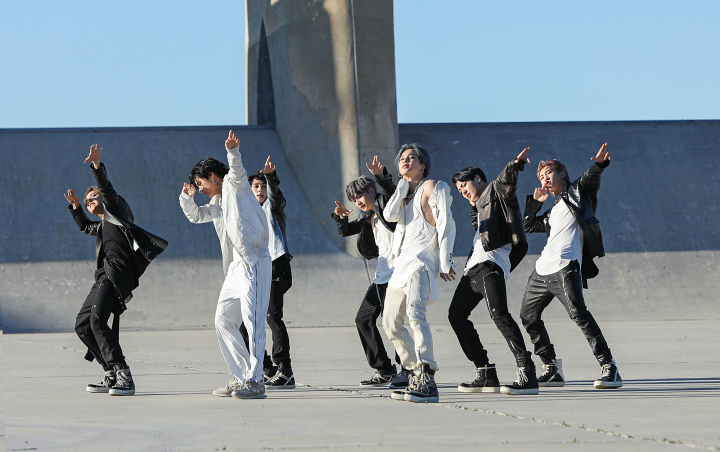 BTS Bakal Tampilkan 'ON' Dan 'Black Swan' Untuk Comeback Special Dalam 'M! Countdown'