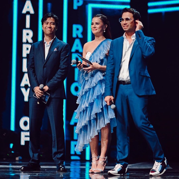 Serunya Raffi Ahmad Jadi Host di Ajang Billboard Indonesia Music Award