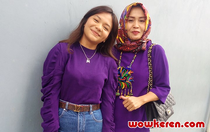 Amel Carla Kena Imbas Wabah Virus Corona